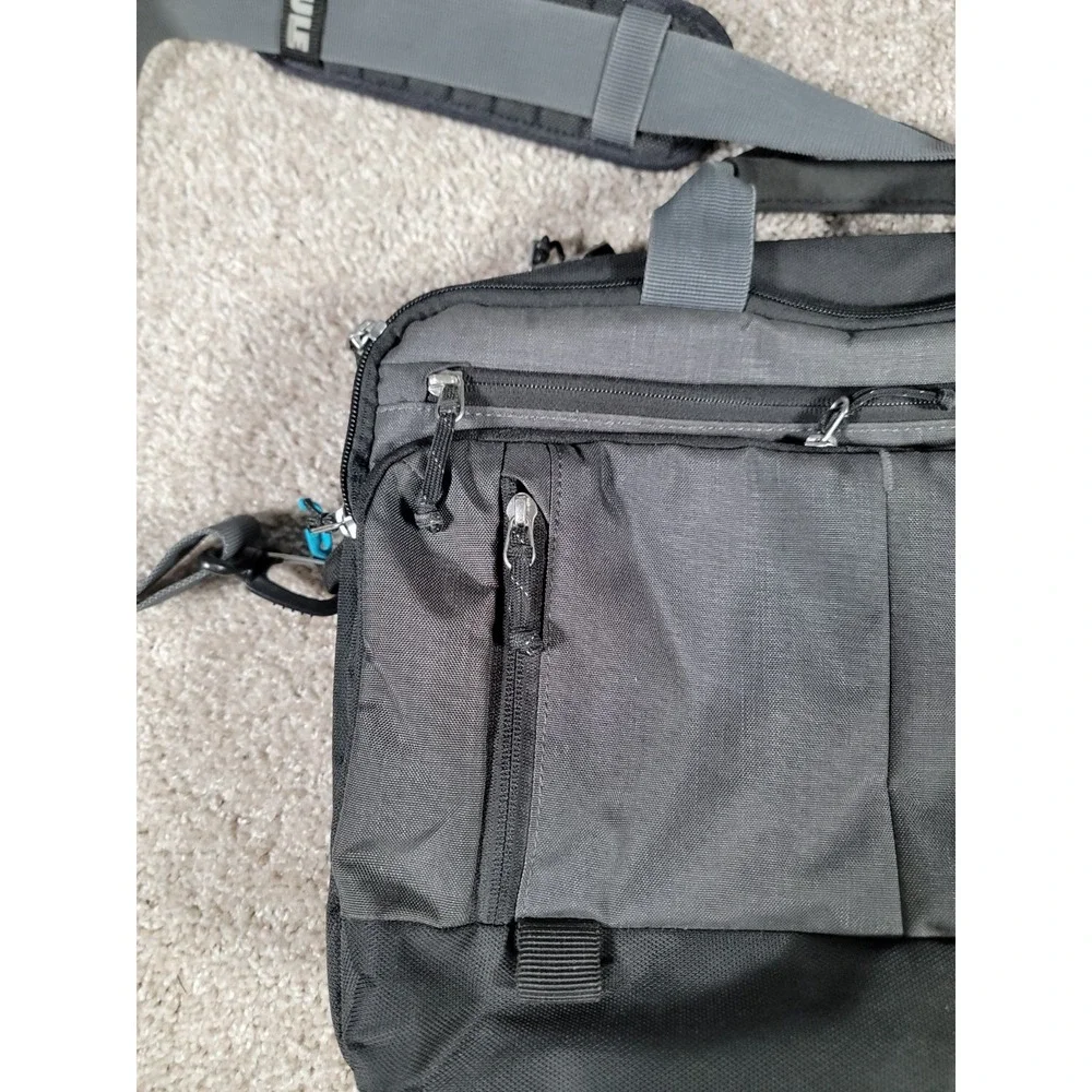Thule Sweden Messenger Bag Padded Transit Work Crossbody Laptop Gray Cargo Strap
